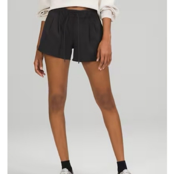 lululemon athletica Pants - Lululemon Stroll at Sundown 3" Black Shorts